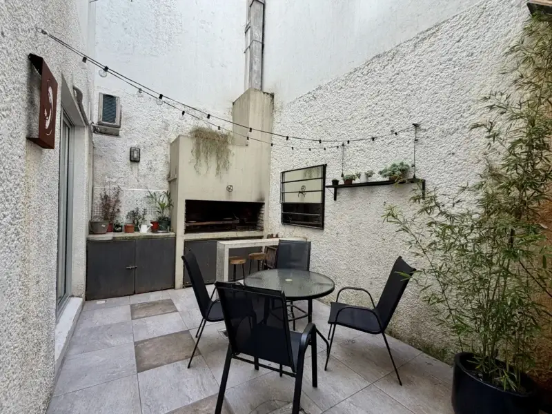 OPORTUNIDAD | Patio Con Parrillero, 2 Dorm + Vestidor/Reciclado/Punta Carretas