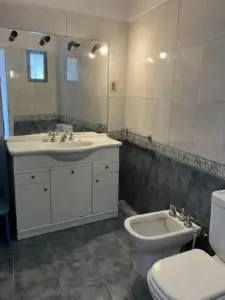 OPORTUNIDAD/ Cochera privada/2 dormitorios/2 baños/balcon/piso 6/ Pocitos