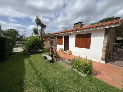 VENTA / Casa+Apto con 740m2/ Atlantida - Acepta Banco