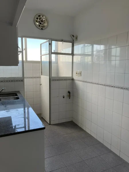 OPORTUNIDAD/ Cochera privada/2 dormitorios/2 baños/balcon/piso 6/ Pocitos
