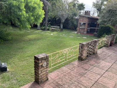 VENTA / Casa+Apto con 740m2/ Atlantida - Acepta Banco
