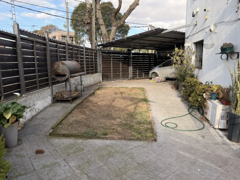 OPORTUNIDAD | Casa Ph/ 1 dormitorio/2 Garajes/Jardin/Buceo