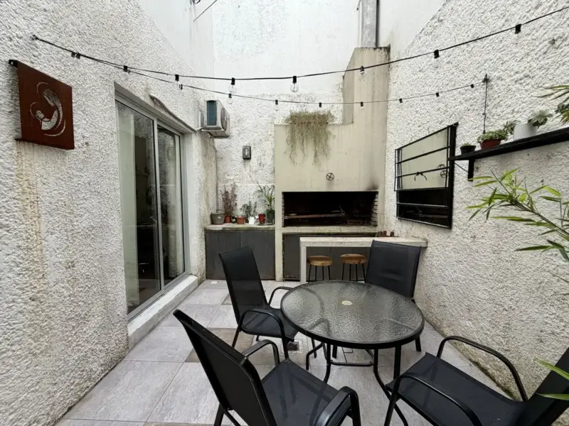 OPORTUNIDAD | Patio Con Parrillero, 2 Dorm + Vestidor/Reciclado/Punta Carretas