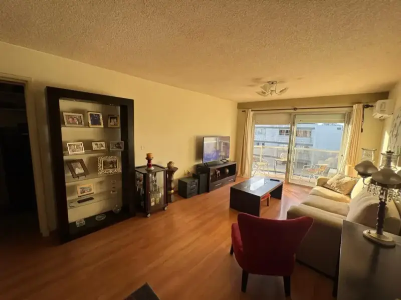 Ideal Para Vivir O Invertir/Semi Piso en Venta/ 2 Dormitorios/Balcon/ Pocitos