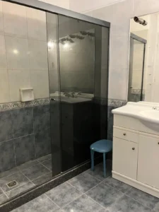 OPORTUNIDAD/ Cochera privada/2 dormitorios/2 baños/balcon/piso 6/ Pocitos
