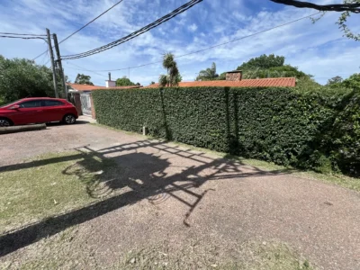 VENTA / Casa+Apto con 740m2/ Atlantida - Acepta Banco