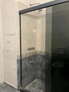 OPORTUNIDAD/ Cochera privada/2 dormitorios/2 baños/balcon/piso 6/ Pocitos