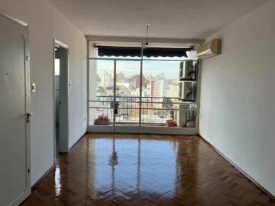 OPORTUNIDAD/ Cochera privada/2 dormitorios/2 baños/balcon/piso 6/ Pocitos