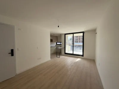 Pulse - Avenida Italia , Venta de Apartamento, 2 dormitorios, 1 baño, frente con balcón | Parque Batlle