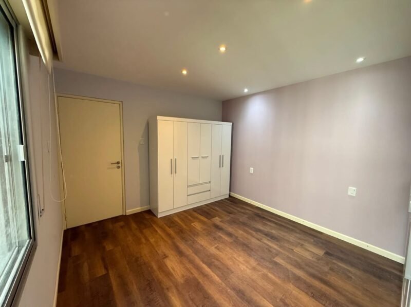 Apartamento Pb Excelente Estado A 3 Cuadras De Mdeo. Shopping/ Gastos Comunes Incluidos.