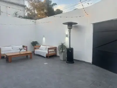 APTA BANCO | Casa reciclada en Brazo Oriental | 2 autos | fondo con parrillero | 3 Dormitorios
