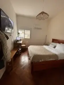 APTA BANCO | Casa reciclada en Brazo Oriental | 2 autos | fondo con parrillero | 3 Dormitorios