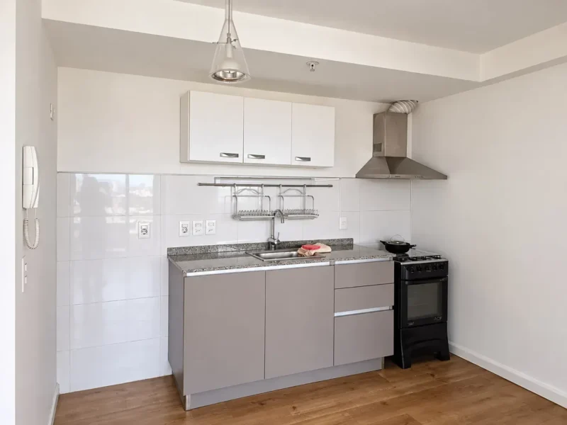 Oportunidad/ Gran Apartamento Moderno Con Balcón/ 1 Dormitorio/ A Pasos De Facultades.