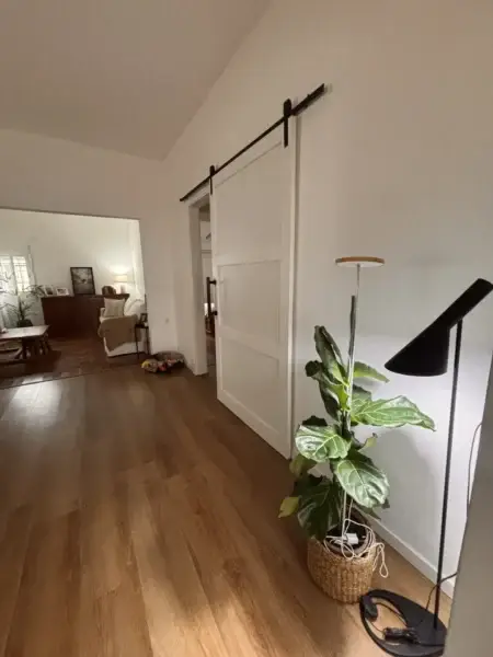 APTA BANCO | Casa reciclada en Brazo Oriental | 2 autos | fondo con parrillero | 3 Dormitorios