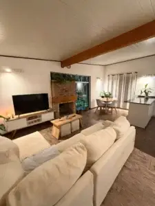 Gran Casa en Solymar | 2 dormitorios/ jardin&parrillero techado/ 4 cocheras