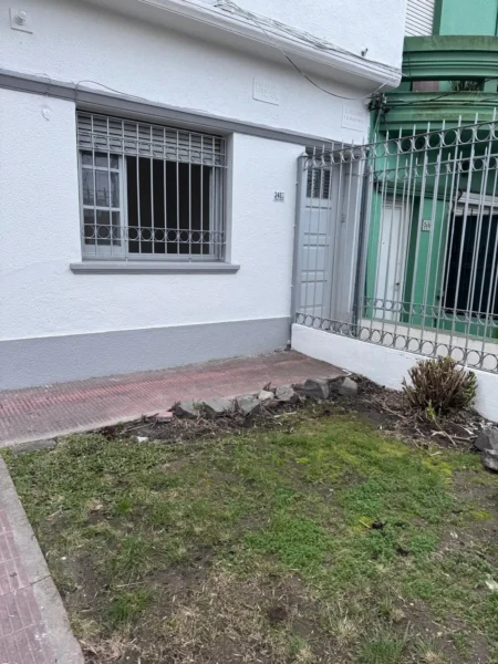 Casa de bajos en Alquiler/ Jardin&Patio/ 2 dormitorios/ 130m2/ Pocitos