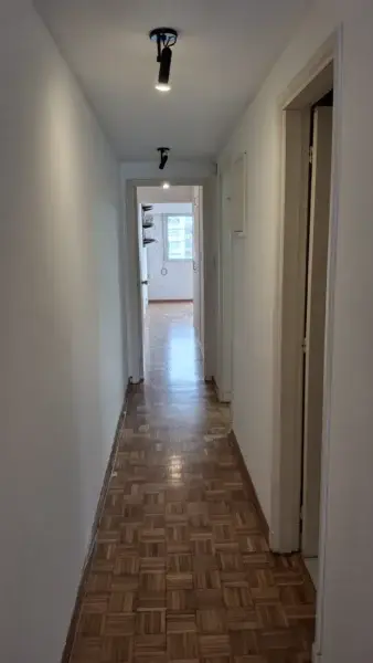 Se Vende Apartamento En Pocitos Cerca De La Rambla Y De Montevideo Shopping, Dos Dormitorios Y Dos Baños, Luminoso Y Amplio