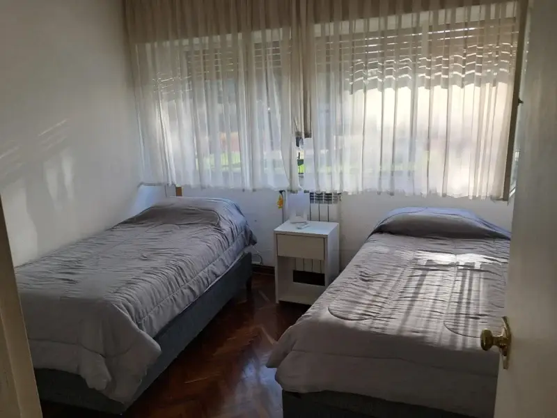 Gran Casa en Alquiler/350m2/Garaje/2 dormitorios/Jardin&Patio/Punta Gorda