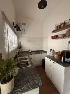 APTA BANCO | Casa reciclada en Brazo Oriental | 2 autos | fondo con parrillero | 3 Dormitorios