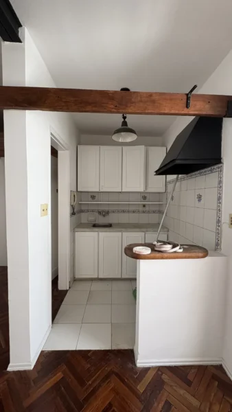 Oportunidad | Pocitos/ 1 dormitorio/Terraza/Piso 1/ Excelente estado