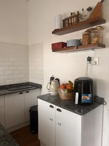 APTA BANCO | Casa reciclada en Brazo Oriental | 2 autos | fondo con parrillero | 3 Dormitorios