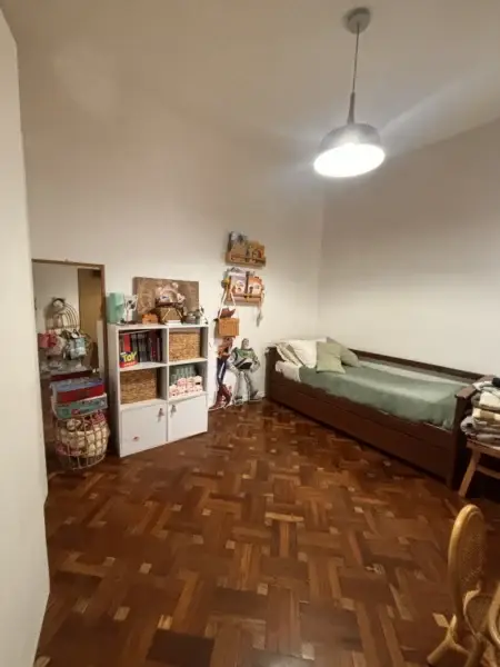 APTA BANCO | Casa reciclada en Brazo Oriental | 2 autos | fondo con parrillero | 3 Dormitorios