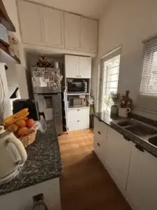 APTA BANCO | Casa reciclada en Brazo Oriental | 2 autos | fondo con parrillero | 3 Dormitorios