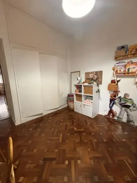 APTA BANCO | Casa reciclada en Brazo Oriental | 2 autos | fondo con parrillero | 3 Dormitorios