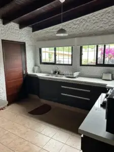 VENTA | APTA BANCO/ Amoblado/ 3 dormitorios/ Cochera/ 3 baños/ Barbacoa/ Piriapolis