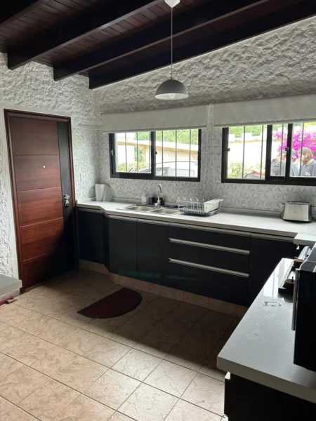VENTA | APTA BANCO/ Amoblado/ 3 dormitorios/ Cochera/ 3 baños/ Barbacoa/ Piriapolis