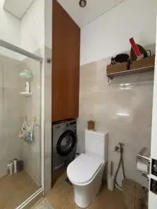 APTA BANCO | Casa reciclada en Brazo Oriental | 2 autos | fondo con parrillero | 3 Dormitorios