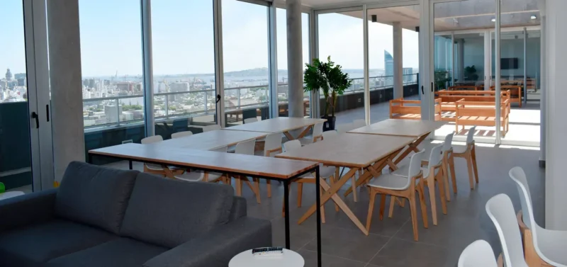 Oportunidad/ Gran Apartamento Moderno Con Balcón/ 1 Dormitorio/ A Pasos De Facultades.