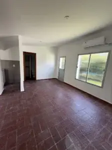 ALQUILER/ Casa con Estacionamiento/1 dormitorio/Jardin/Malvin