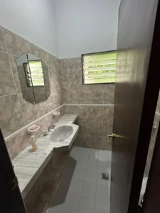 VENTA | APTA BANCO/ Amoblado/ 3 dormitorios/ Cochera/ 3 baños/ Barbacoa/ Piriapolis