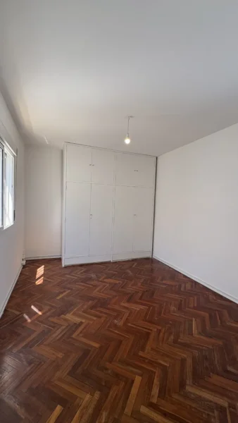 Oportunidad | Pocitos/ 1 dormitorio/Terraza/Piso 1/ Excelente estado