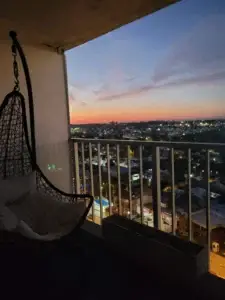 ALQUILER/Distrito M/ 3 dormitorios/2 baños/cochera/Tres balcones/ Amenities
