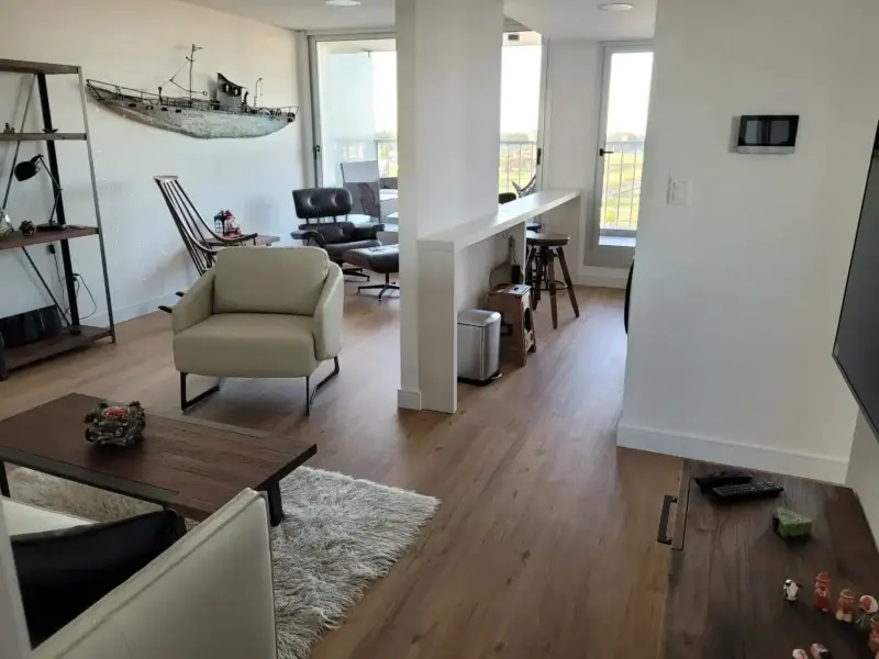 ALQUILER/Distrito M/ 3 dormitorios/2 baños/cochera/Tres balcones/ Amenities