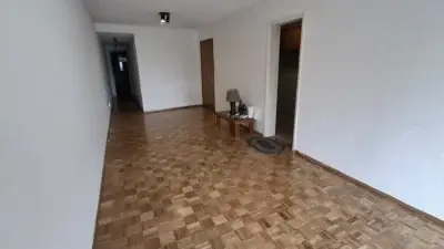 Se Vende Apartamento En Pocitos Cerca De La Rambla Y De Montevideo Shopping, Dos Dormitorios Y Dos Baños, Luminoso Y Amplio