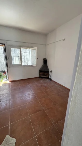 Apartamento Sin Gastos Comunes/luminoso/a Dos Cuadras Del Mar