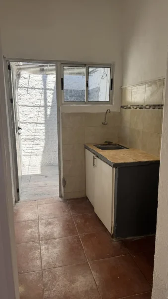 Apartamento Sin Gastos Comunes/luminoso/a Dos Cuadras Del Mar