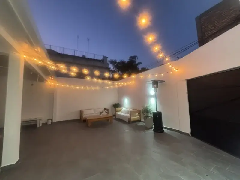 APTA BANCO | Casa reciclada en Brazo Oriental | 2 autos | fondo con parrillero | 3 Dormitorios
