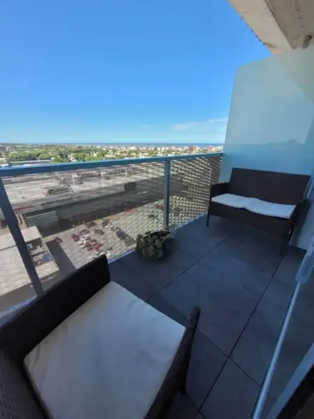 ALQUILER/Distrito M/ 3 dormitorios/2 baños/cochera/Tres balcones/ Amenities