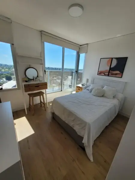 ALQUILER/Distrito M/ 3 dormitorios/2 baños/cochera/Tres balcones/ Amenities