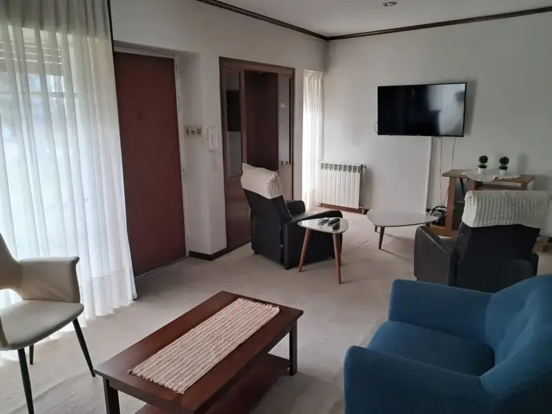 Gran Casa en Alquiler/350m2/Garaje/2 dormitorios/Jardin&Patio/Punta Gorda