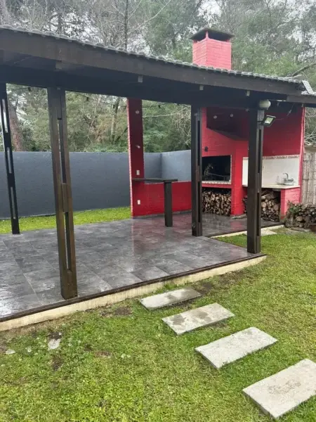 VENTA | APTA BANCO/ Amoblado/ 3 dormitorios/ Cochera/ 3 baños/ Barbacoa/ Piriapolis