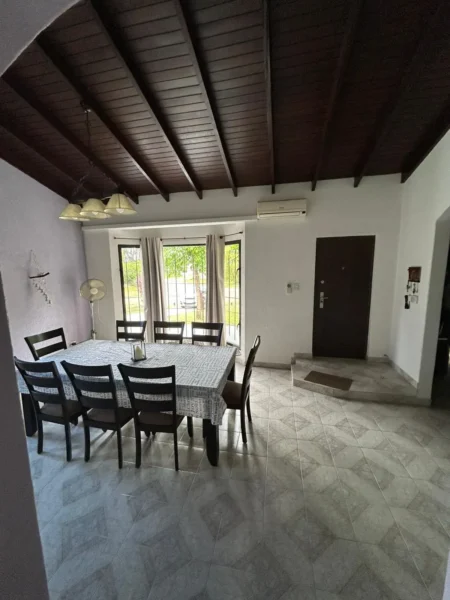 VENTA | APTA BANCO/ Amoblado/ 3 dormitorios/ Cochera/ 3 baños/ Barbacoa/ Piriapolis