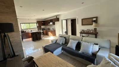 Gran Casa En Pinares De Atlantida | Piscina/ Barbaco/ Cocherax4/ 2 Dormitorios