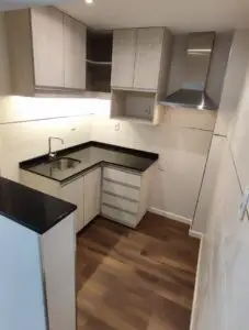 Apartamento Pb Excelente Estado A 3 Cuadras De Mdeo. Shopping/ Gastos Comunes Incluidos.
