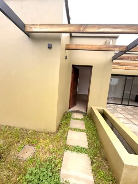 Gran Casa en Jardines de Almenara II/2 dormitorios/Cochera/Pergola&Parrillero/Lagomar